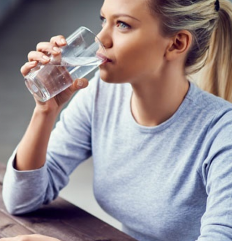 Πίνεις αρκετό νερό;