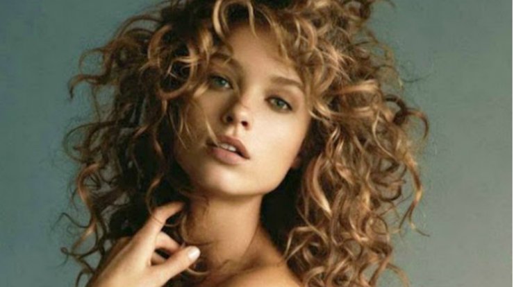 Αν έχεις σγουρά μαλλιά πρέπει να αποκτήσεις αυτά τα δυο προϊόντα