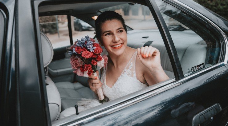 Πως να κάνεις εντυπωσιακή είσοδο στην εκκλησία!