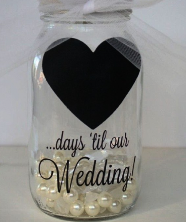 Επώνυμη Κύπρια μετράει αντίστροφα για τον γάμο της!