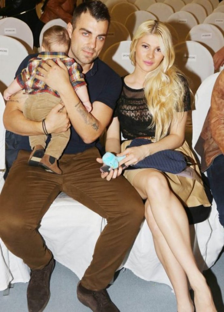 Οι sexy φωτογραφίες που ανέβασε η σύζυγός του Στέλιου Χανταμπάκη στο instagram την ώρα που εκείνος αγωνιούσε για την ασυλία