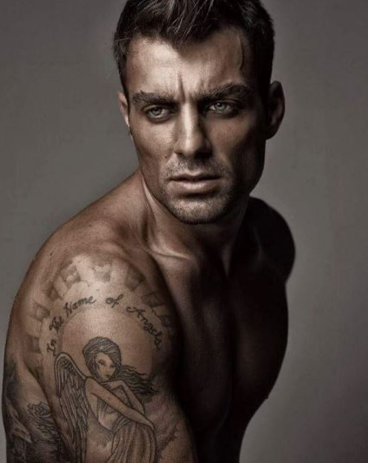 Η αφιέρωση του Αντώνη Ρέμου στον Στέλιο Χανταμπάκη! [βίντεο]