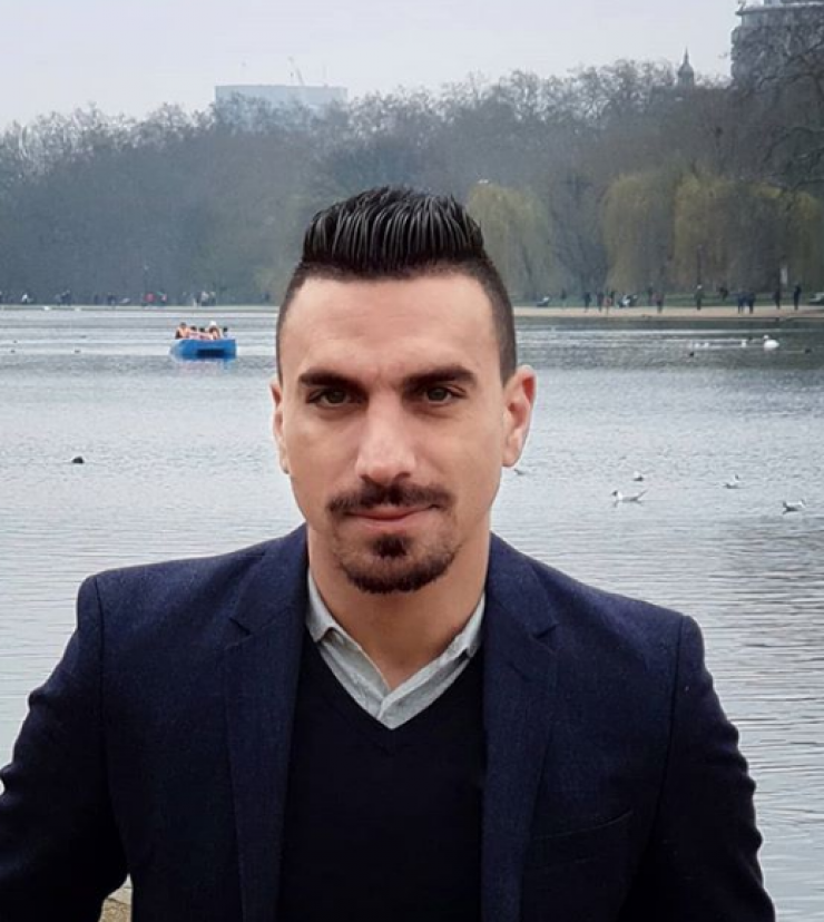 Ο Κωνσταντίνος Χαραλαμπίδης μας συστήνει τη μητέρα του!