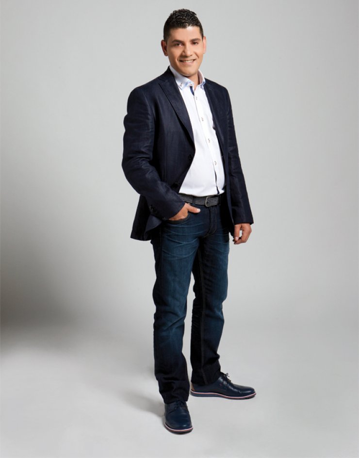 Δεν το ξέραμε! Δείτε τον δίδυμο αδερφό του Χρήστου Χαραλάμπους!