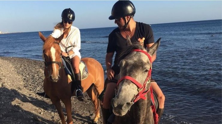 Baby boom στην κοσμική ζωή του νησιού – Γνωστό ζευγάρι περιμένει δίδυμα!