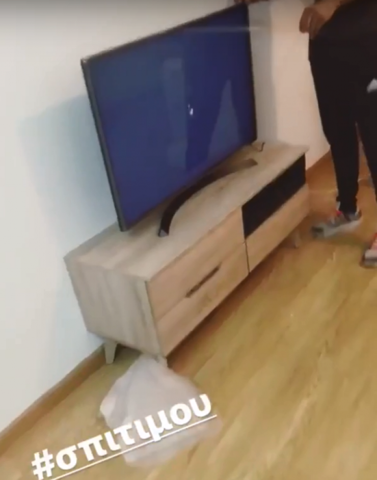 Επώνυμος Κύπριος μας βάζει στο νέο του σπίτι!