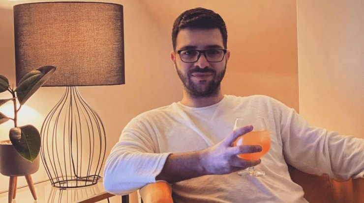 Χάρης Παπαθεοχάρους: To γλυκό στιγμιότυπο με τη σύντροφό του στο σπίτι [εικόνα]