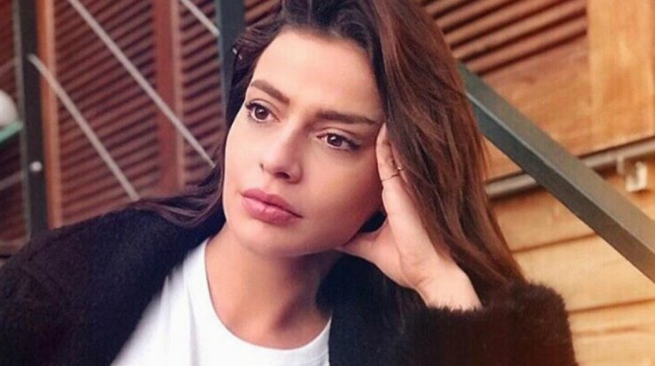 Χαριτίνη Ηλιάδου: Στο πλάι ποιου επώνυμου Κύπριου την τσακώσαμε; [εικόνες]