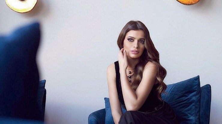 Η Χαριτίνη Ηλιάδου γιόρτασε τα γενέθλιά της στην Αθήνα και δεν θα πιστεύετε πόσα κεράκια είχε πάνω η τούρτα της! [βίντεο]