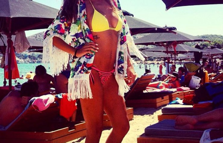 Τρέλανε την παραλία και το instagram με την εμφάνιση της!