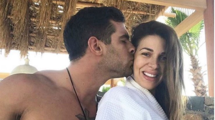 Ετεοκλής Παύλου: Η πρώτη φωτογραφία με την κορούλα του αμέσως μετά τη γέννηση της