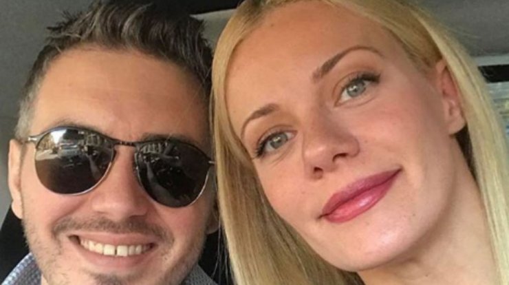 Ζέτα Μακρυπούλια: Στην αγκαλιά του Μιχάλη Χατζηγιάννη στο μαγαζί όπου εμφανίζεται 