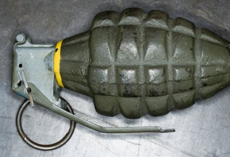 Χειροβομβίδα κοντά στο σπίτι του "Αλεξούι"