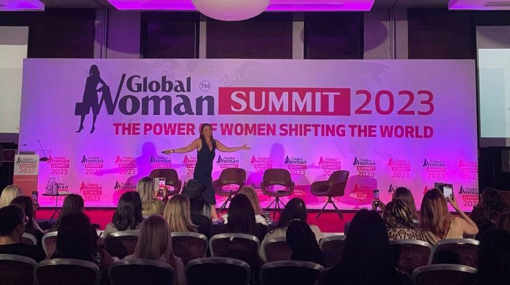 Έκλεψε τις εντυπώσεις η Ελληνίδα επιχειρηματίας στο Global Women Summit του Λονδίνου