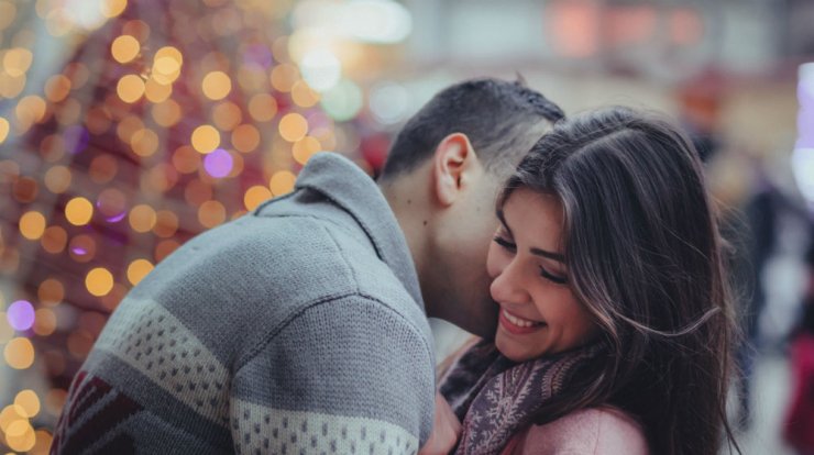 Τέσσερις συμβουλές για να περάσετε καλύτερα από ποτέ τα πρώτα σας Χριστούγεννα ως ζευγάρι