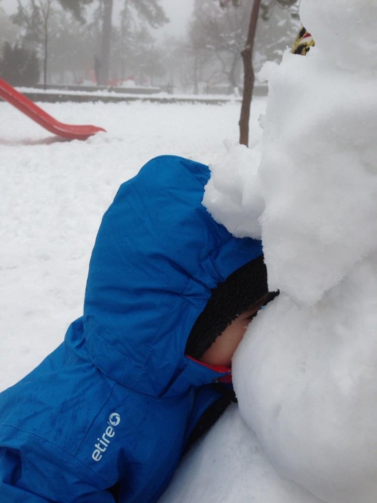 Τσουρούλλης - Κόση: Η πρώτη εξόρμηση στα χιόνια με τον γιο τους Ιωάννη