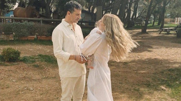 Χρανιώτης – Αβασκαντήρα: Βάφτισαν τον γιο τους στην Τήνο! [εικόνες]