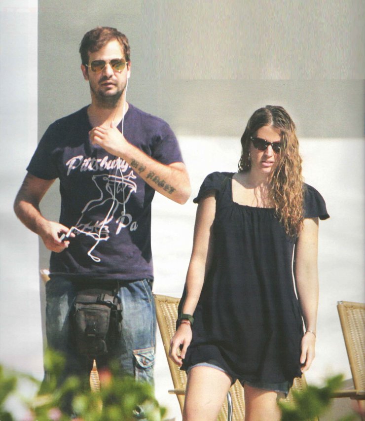 Στο νοσοκομείο νοσηλεύονται ο Νίνο, η Χρυσή και ο γιος τους