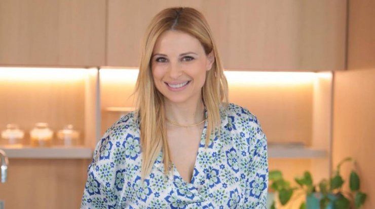 Χριστιάνα Αριστοτέλους: Με salty hair και χωρίς μακιγιάζ απολαμβάνει τις διακοπές της [εικόνες]