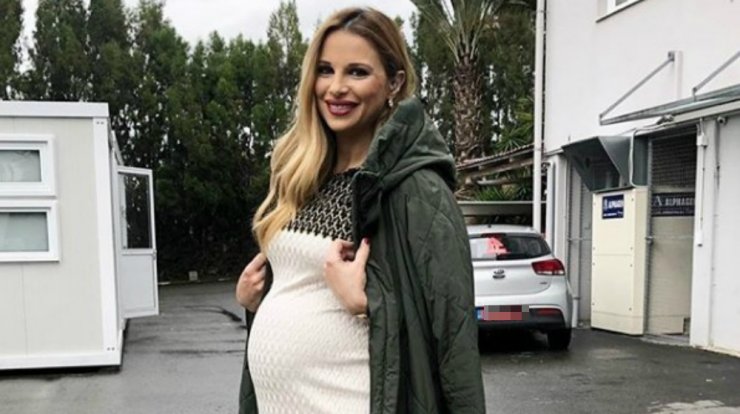 Τα stylish maternity looks της Χριστιάνας Αριστοτέλους που λατρέψαμε