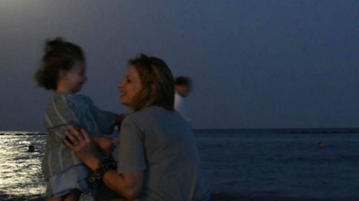 Χριστιάνα Αριστοτέλους: Αποκάλυψε πως διαβάζει παραμύθι στη μικρή Μελίνα και μας άφησε άφωνους!