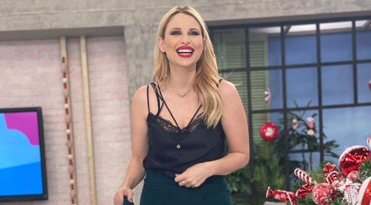 "Τσακώσαμε" τη Χριστιάνα Αριστοτέλους σε βραδινή βόλτα στο κέντρο της Λευκωσίας! [εικόνα]