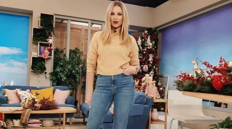 Χριστιάνα Αριστοτέλους: "Έστησε" γλέντι στο καμαρίνι της! [βίντεο]