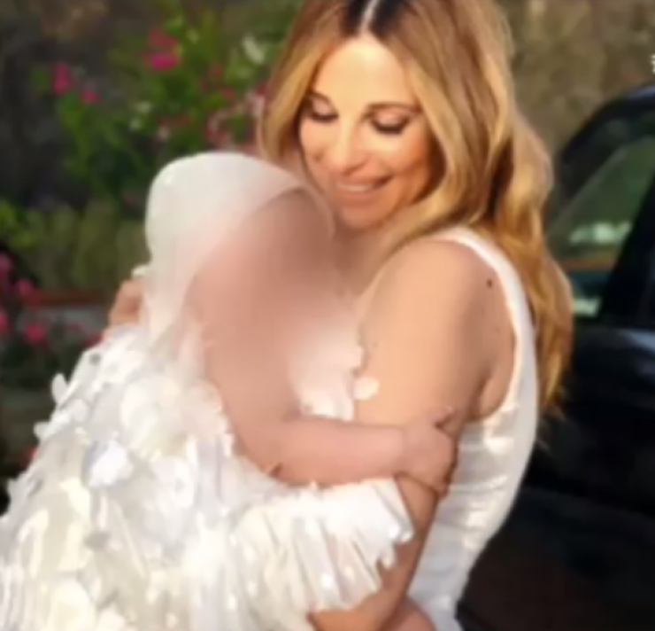 Δεν θα πιστεύετε που ήταν η Χριστιάνα Αριστοτέλους λίγες ώρες πριν τη βάπτιση της μικρής Μελίνας! [βίντεο]