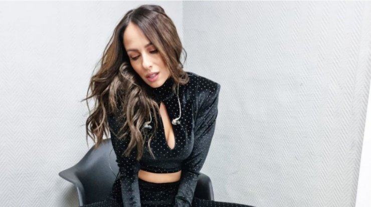 Χριστίνα Κυριάκου: Η μοντέρνα αισθητική στο σαλόνι του σπιτιού της! [εικόνα]