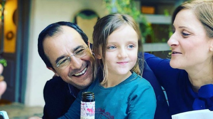 Χριστοδουλίδης – Καρσερά: Τα τρυφερά τους λόγια με αφορμή την ονομαστική γιορτή της μικρής τους κόρης!