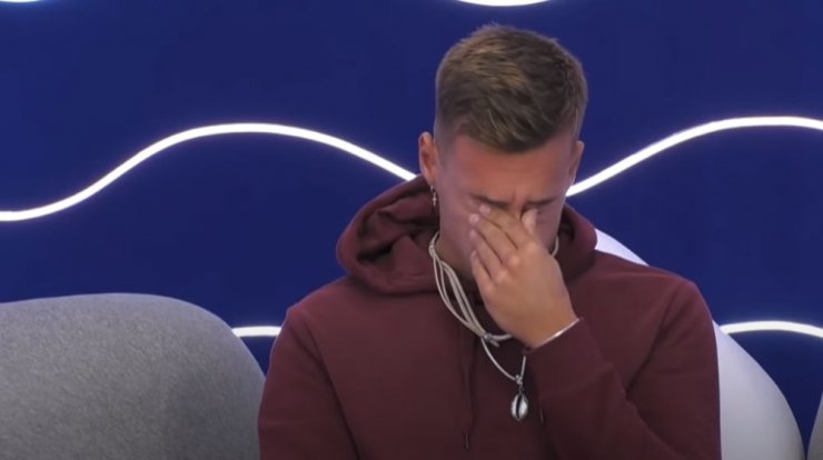 "Big Brother": Ξέσπασε σε κλάματα ο Χρίστος Βαρουξής για την αποχώρηση του δίδυμου αδερφού του [βίντεο]