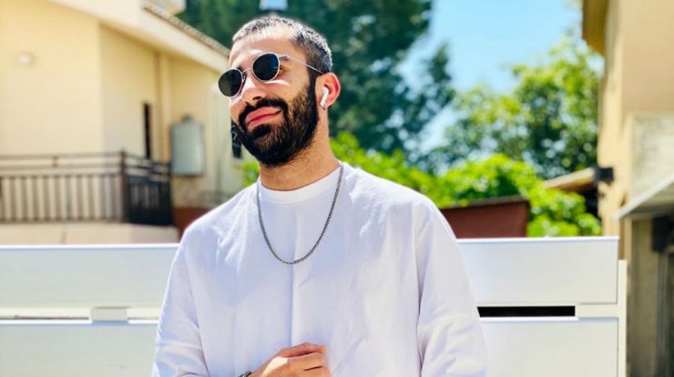 Χρήστος Αρτεμίου: Ο γνωστός hair stylist μας έβαλε στο υπέροχο σαλόνι του! [εικόνες]