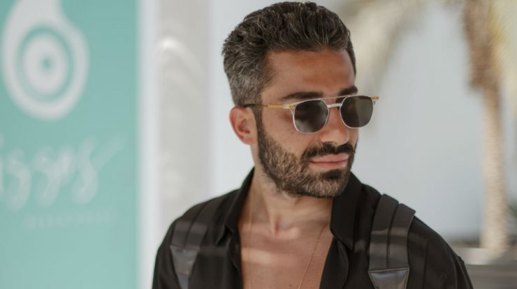 Ο Χρίστος Αρτεμίου απολαμβάνει το καλοκαίρι του στο νέο hot-spot Nissos Beach House!