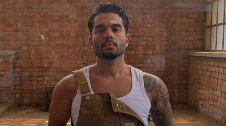 Χρήστος Μάστορας: Μας έδειξε πρώτη φορά την κούκλα αδερφή του