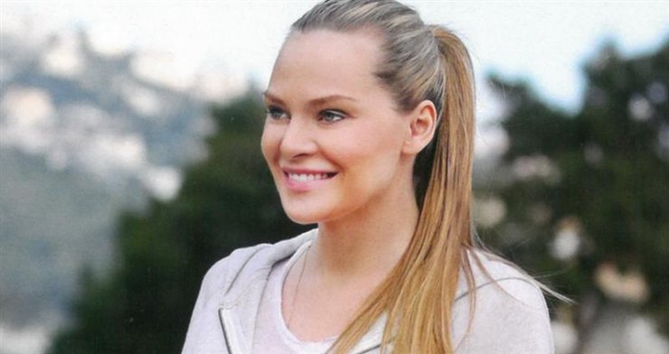 Υβόννη Μπόσνιακ: Πρώτη δημόσια εμφάνιση μετά τη γέννηση της κόρης της