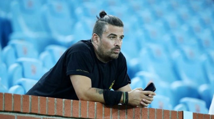 Γιάννης Αϊβάζης: Εσπευσμένα στο νοσοκομείο με έντονους πόνους