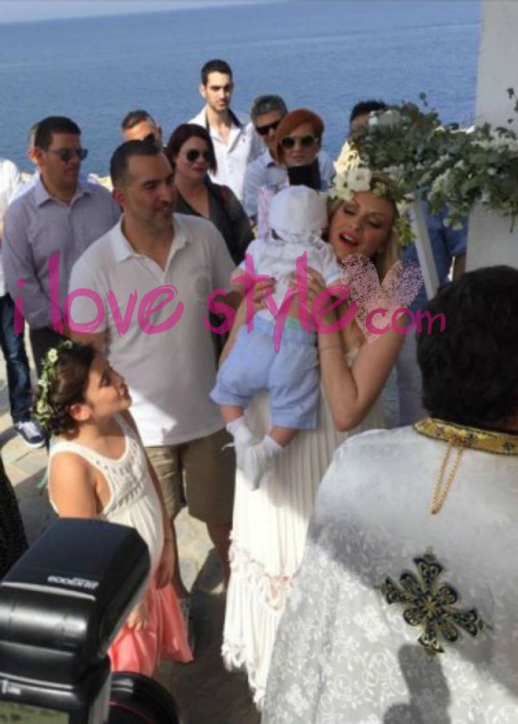 Γιώτα Κουφαλίδου-Στέλιος Έλληνας: Φωτορεπορτάζ απο την βάφτιση του γιού τους Βασίλη