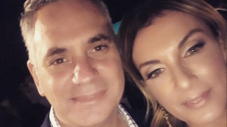 Γιώτα Παπαδοπούλου: Η selfie με τον Νικόλα Παπαδόπουλο και το photobomb των παιδιών τους [εικόνα]