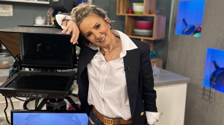 Γιώτα Δαμιανού: Η κόρη της Σεμίνα έγινε 14 – Το υπέροχο στιγμιότυπό τους  