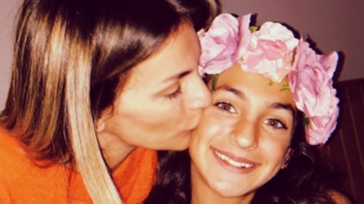 Γιώτα Παπαδοπούλου: Η κόρη της Μισιέλ έκλεισε τα 15 και μας την έδειξε επί σκηνής με τον Μουζουράκη!