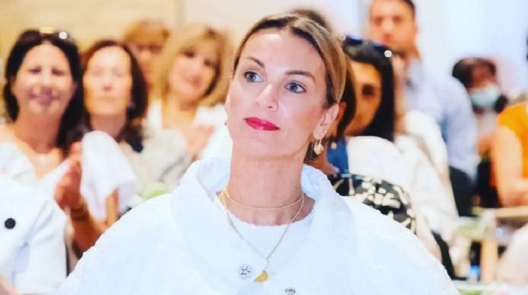 Γιώτα Παπαδοπούλου: “Έκλεψε” τις εντυπώσεις με την κομψότητά της στις εκλογές του ΔΗΚΟ