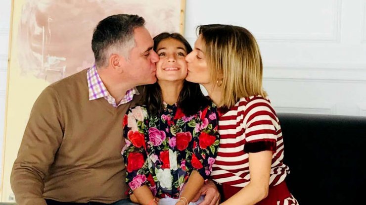 Ο Πάνος Μουζουράκης τραγούδησε στην κόρη της Γιώτας και του Νικόλα Παπαδόπουλου, Μισιέλ