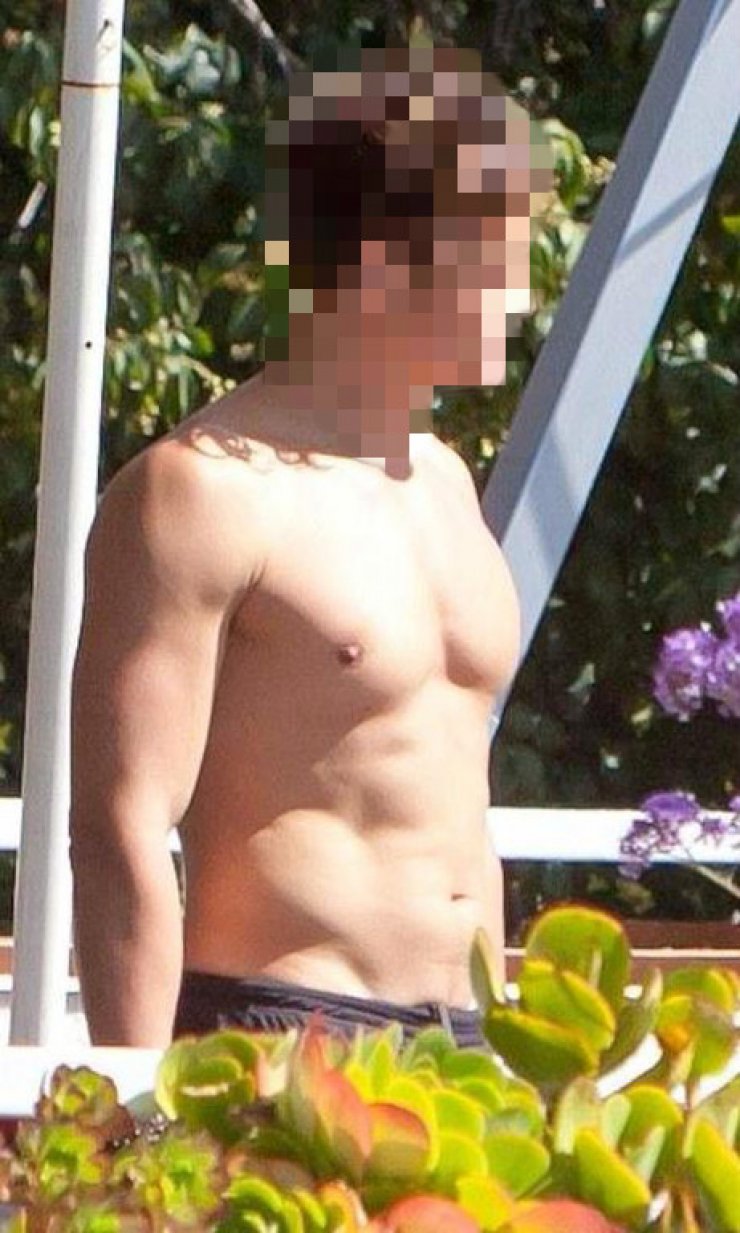 Πασίγνωστος ηθοποιός κόντεψε να μείνει παράλυτος! Δειτε το σημάδι του στην πλάτη