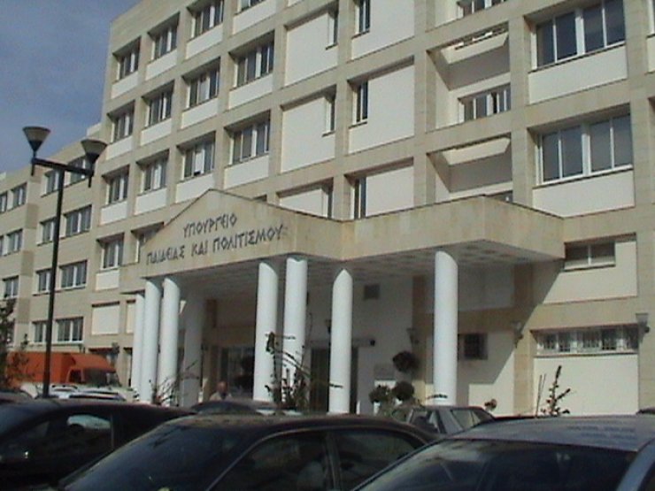 Υπό διερεύνηση η κλήρωση οικιακής βοηθού σε δημοτικό