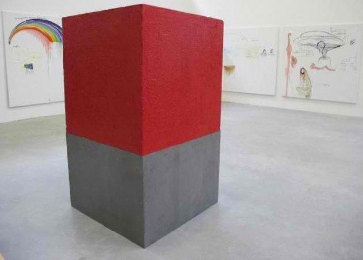 Αυτό το γλυπτό έγινε με 150 κιλά κραγιόν YSL!