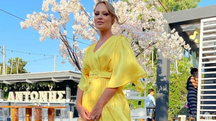 Υβόννη Μπόσνιακ: Ποζάρει δημόσια έτσι όπως δεν μας έχει συνηθίσει [εικόνα]