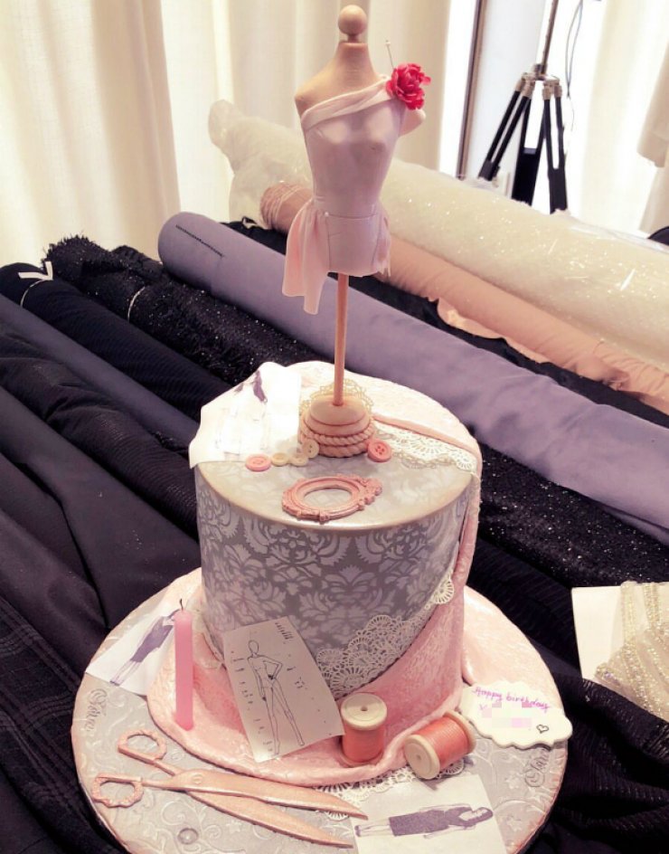 Η τούρτα υπερπαραγωγή για τα γενέθλια πανέμορφης εκπροσώπου της ελληνικής showbiz!