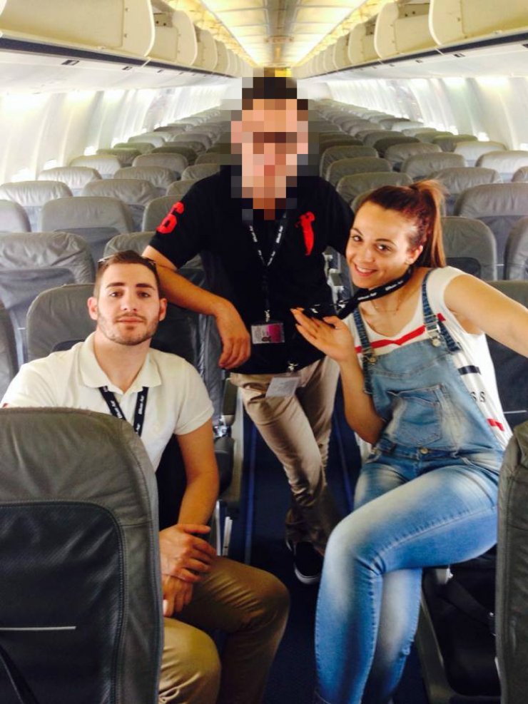 Επώνυμος Κύπριος προσλήφθηκε στην Blue Air ως αεροσυνοδός [εικόνες]