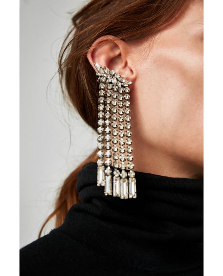 Shop it! 5 λαμπερά αξεσουάρ για τις γιορτές που κοστίζουν κάτω από 30 ευρώ