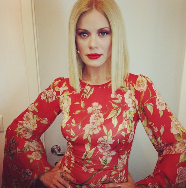 Δείτε την Ζέτα Μακρυπούλια με τα δυο της αδέρφια!